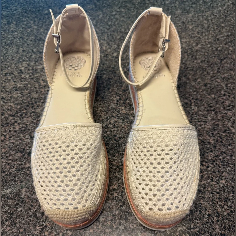 “VINCE CAMUTO” Binettie Espadrille Flat Sandals